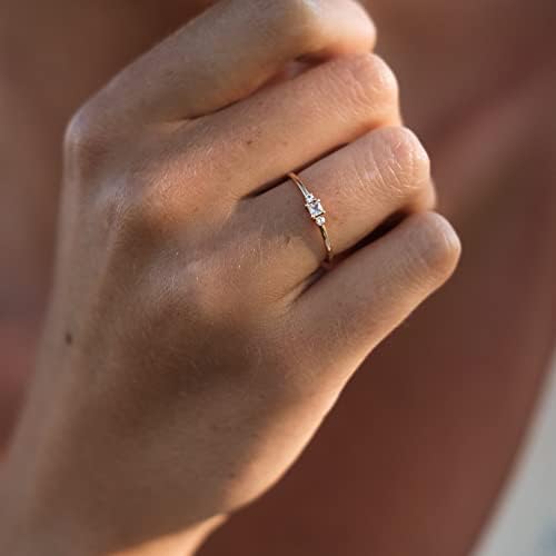 טבעת אירוסין מואסניט מזהב צהוב 14 קראט לנשים / טבעת הבטחת שלוש אבנים מזהב מלא / טבעות ערימה עדינות של מואסניט 0.2 קראט