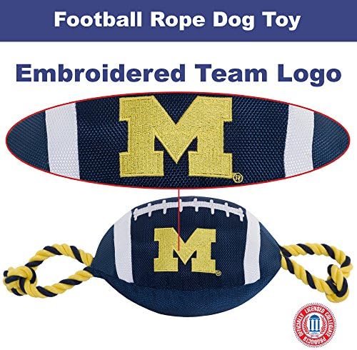 חיות מחמד ראשונות NCAA מישיגן וולברינס צעצוע של כלבי כדורגל, חומרי ניילון באיכות קשה, חבלים משיכה חזקים, חריקים פנימיים, צבע צוות קולגייט